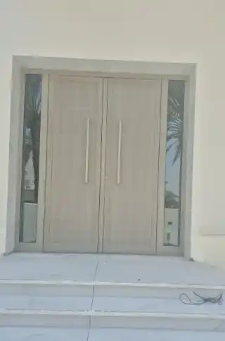 باب مدخل خارجي
